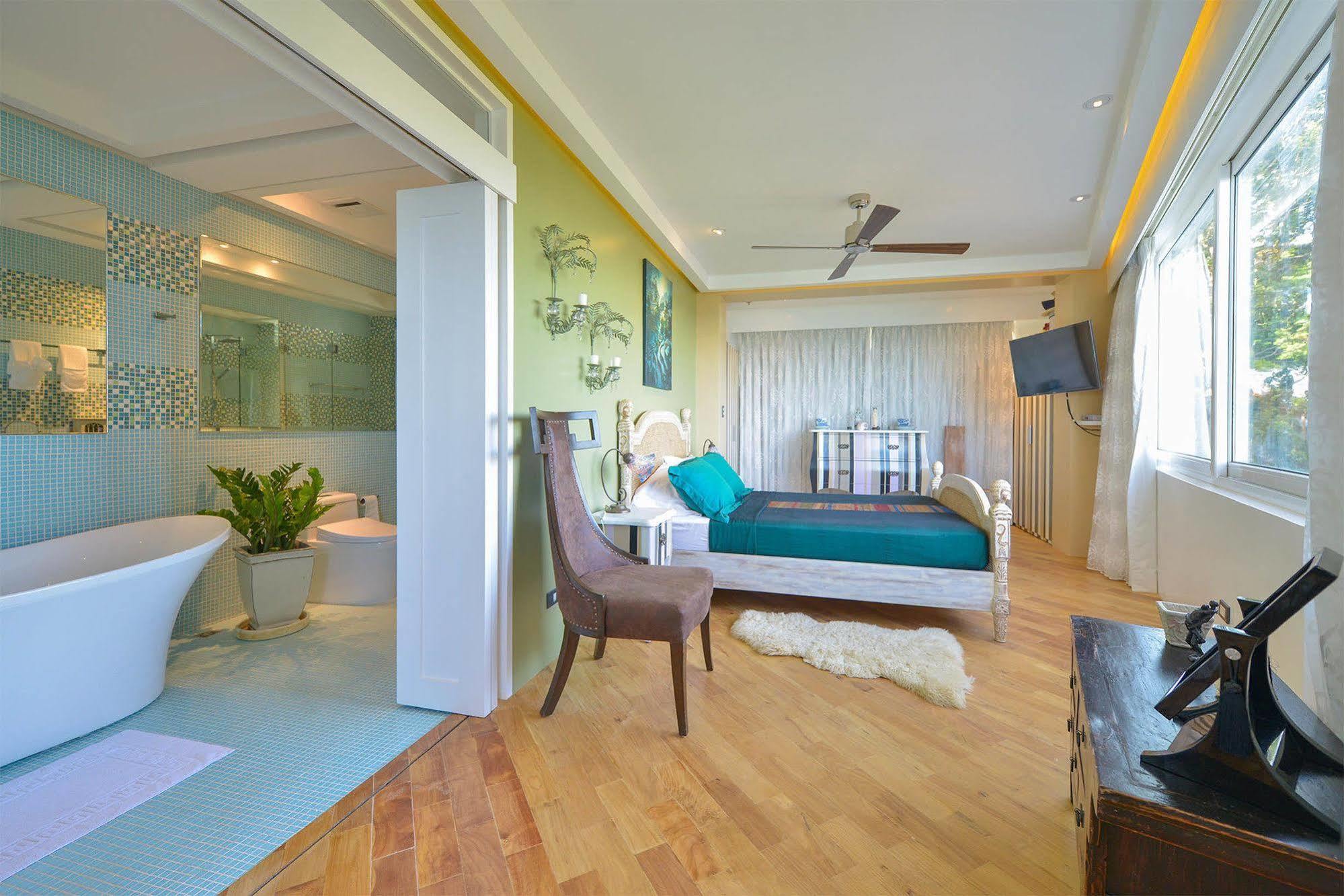 Boracay Karuna Luxury Suites Balabag  外观 照片